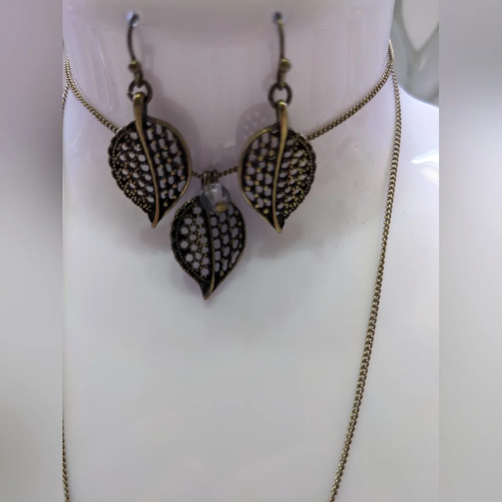 Vintage Avon "Can't Leaf You Alone" Jewelry Set- Necklace, Bracelet & Earrings - Picture 6 of 12